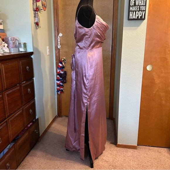 NWOT lilac satin prom dress cowl neckline spaghetti straps lace up back size 12 - Picture 2 of 10